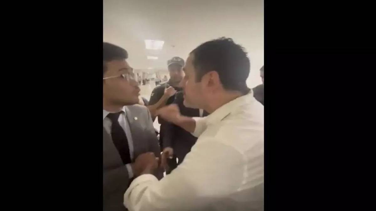 As Imagens Da Confusão Circulam A Internet.