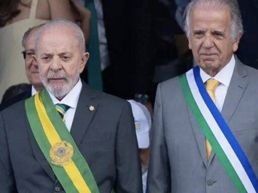 Luiz Inácio Lula Da Silva Ao Lado Do Ministro Da Defesa, José Múcio Monteiro