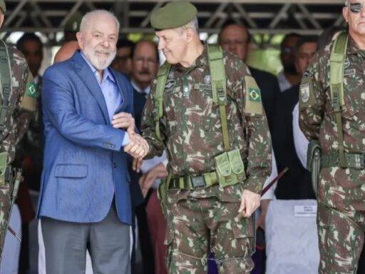 Lula E Militares
