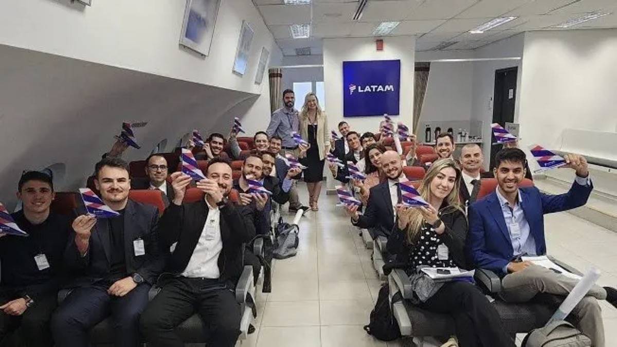Integração De Novos Pilotos Na Latam FAB Abastece O Mercado De Mão De Obra Privada