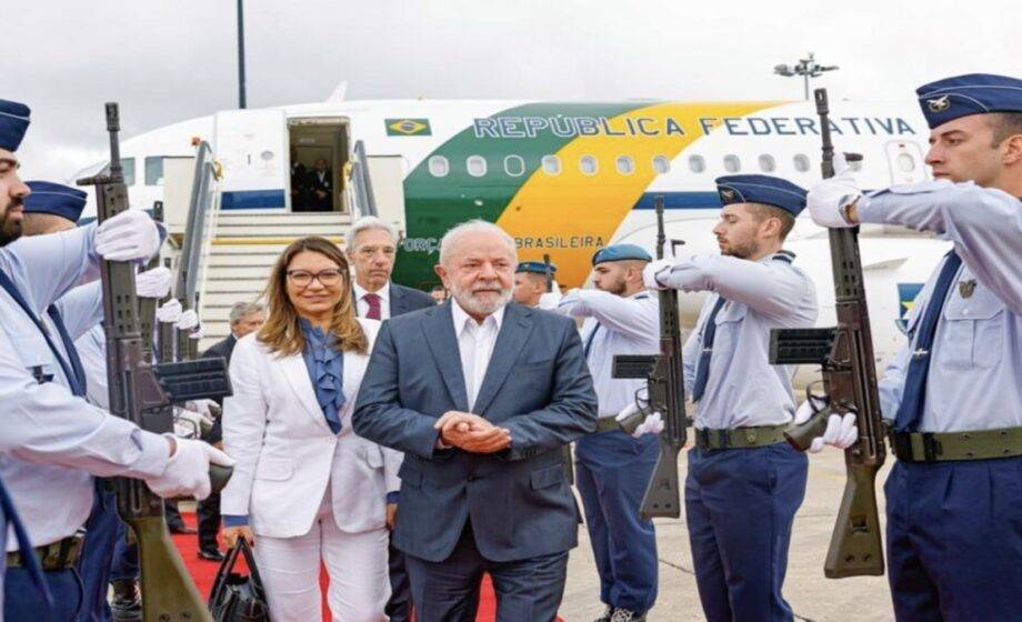 Residente Lula E A Primeira Dama Janja Em Avião Presidencial