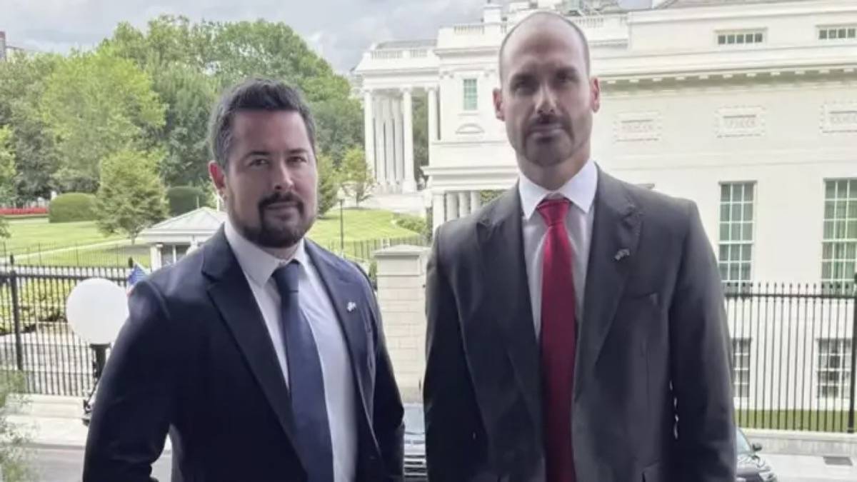 O Deputado Eduardo Bolsonaro E Jornalista Paulo Figueiredo