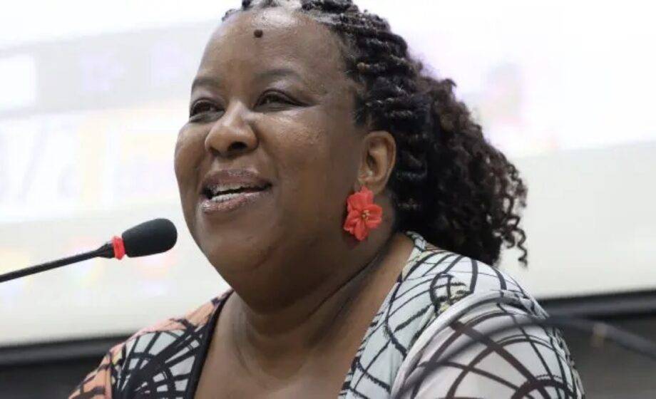 A Ministra Dos Direitos Humanos Do Governo Lula, Macaé Evaristo