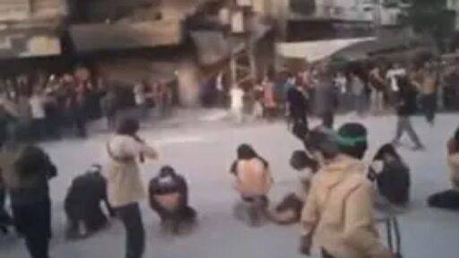 Momento Em Que Membros Do Grupo Terrorista Hamas Prepara O Assassinato De Um Grupo De Palestinos