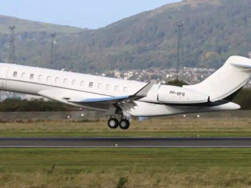 A Aeronave Pousou Em Caracas, Capital Da Venezuela, Às 5h14 De Domingo 23, E Decolou Na Manhã Do Dia Seguinte