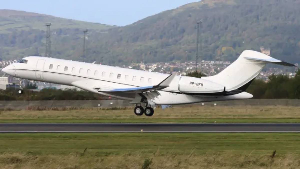 A Aeronave Pousou Em Caracas, Capital Da Venezuela, Às 5h14 De Domingo 23, E Decolou Na Manhã Do Dia Seguinte