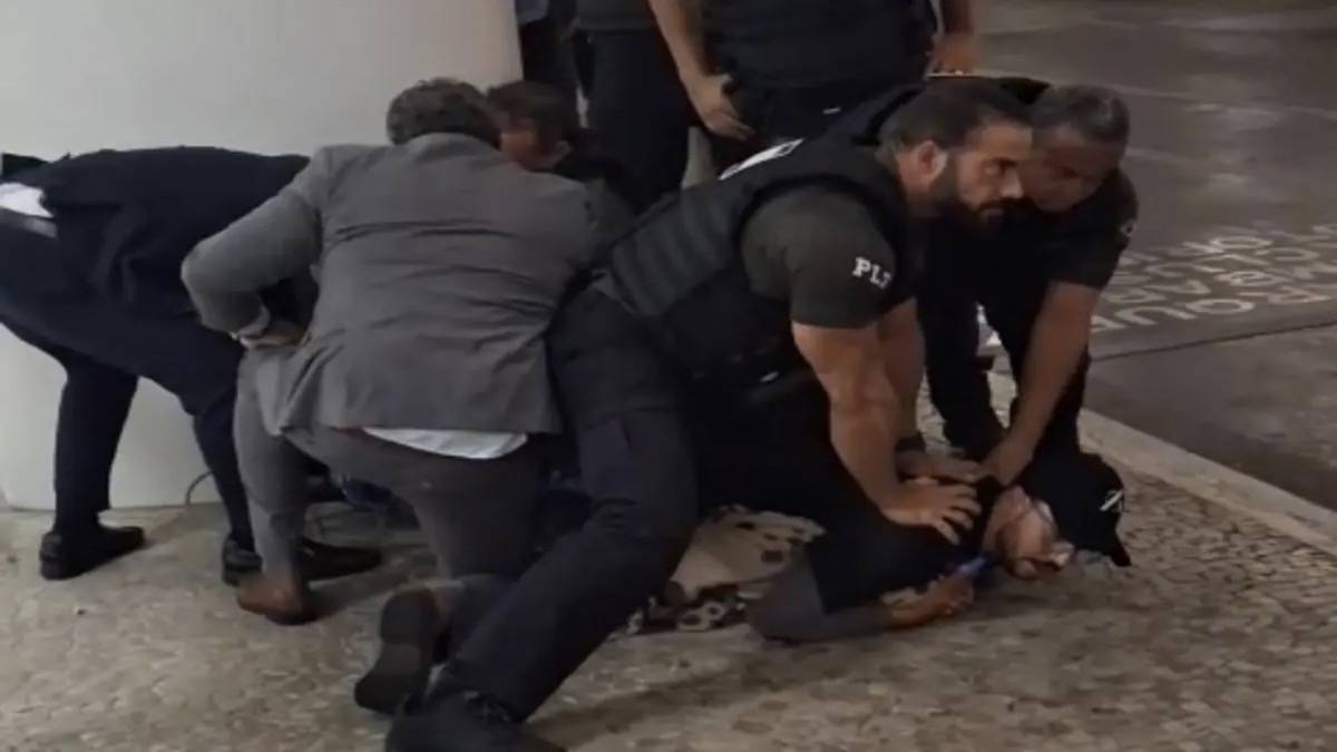 Apoiador De Bolsonaro É Preso Ao Protestar Contra A Prisão Do Ex Presidente