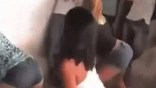 Video Com Jovens Em Dança Erótica