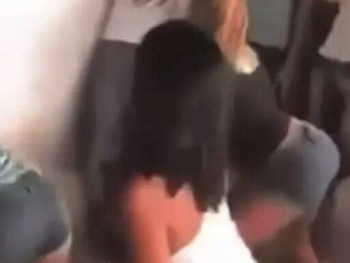 Video Com Jovens Em Dança Erótica