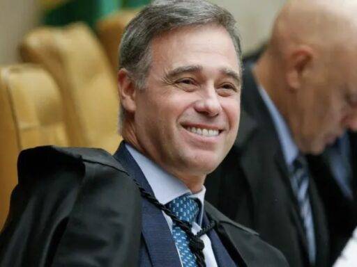 Ministro André Mendonça Em Sessão Plenária Do STF