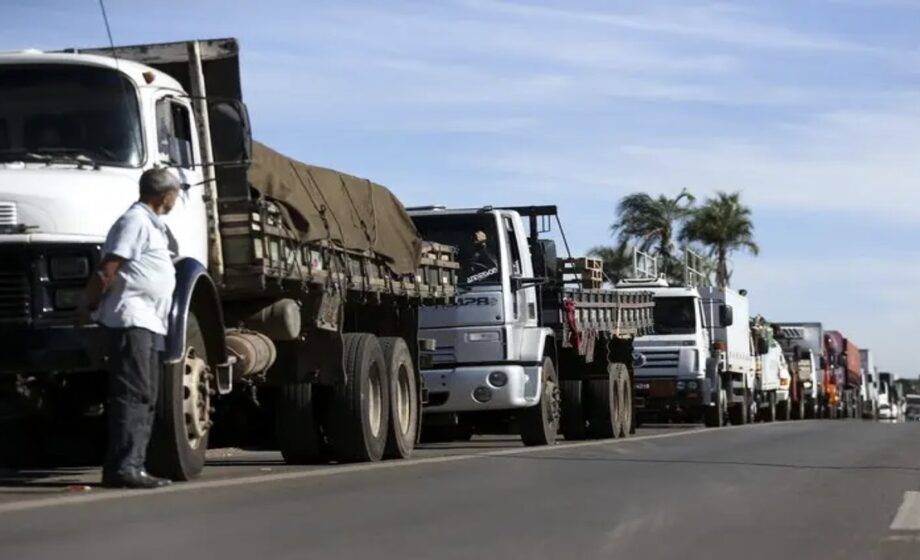 Protesto Na BR 040, Feito Por Caminhoneiros Em 2018 Contra A Alta No Preço Dos Combustíveis