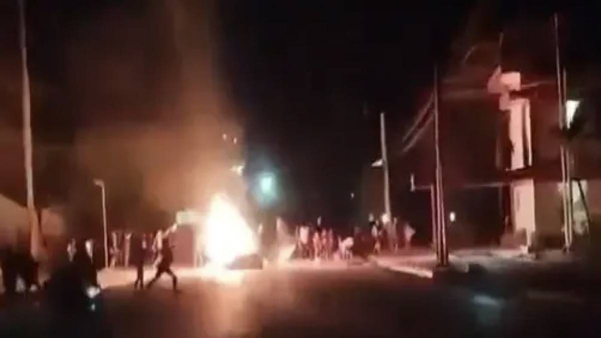 Protestos Em Frente À Sede Do Partido Comunista, Em Cuba