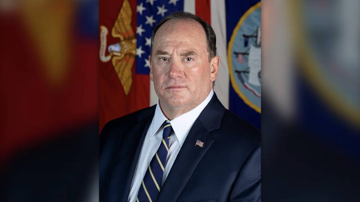 John Phelan, Ex Secretário Da Marinha Dos EUA, Foi Exonerado