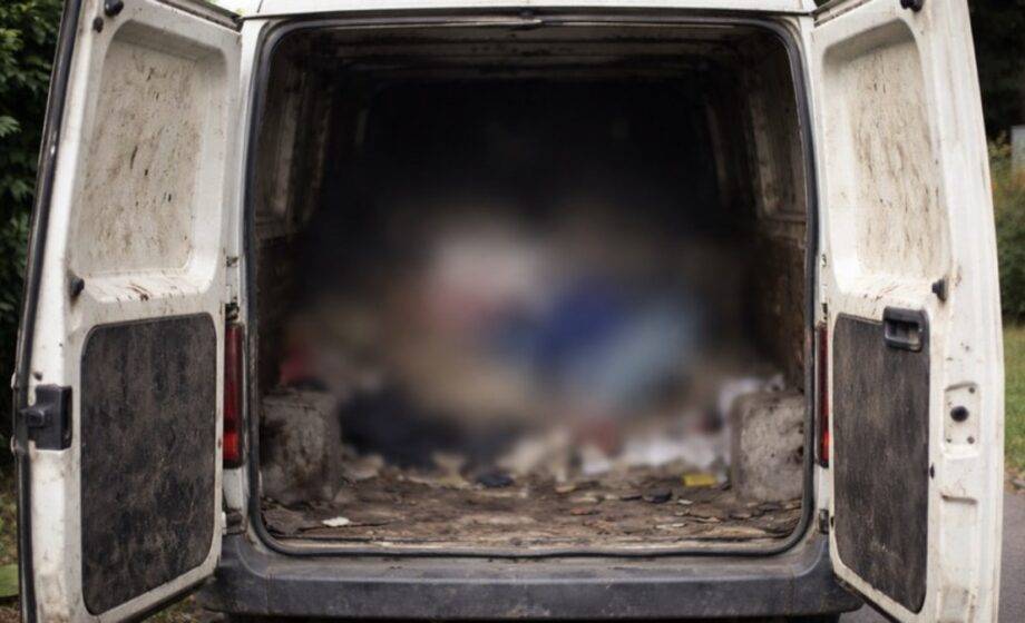 Menino De 9 Anos É Achado Nu Em Van Após 2 Anos Em Cativeiro