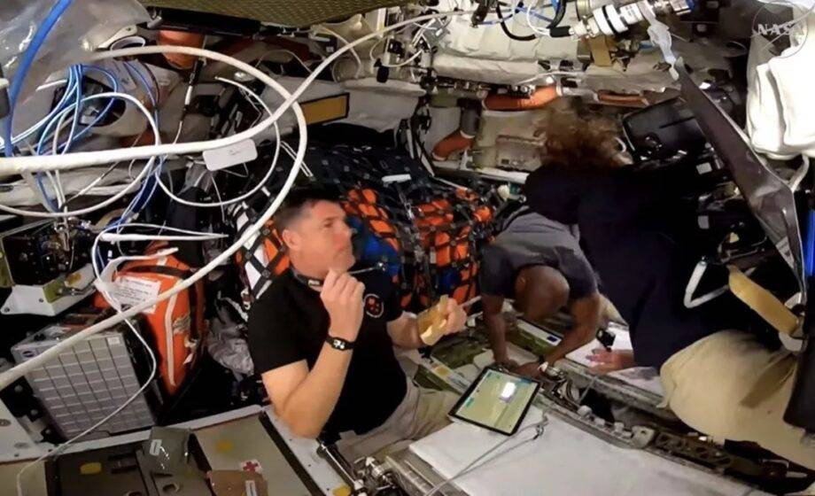 Refeição Dos Astronautas À Bordo Da Orion