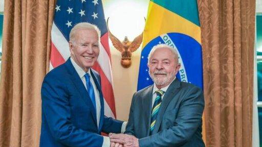 Agência internacional compara governo Lula ao insucesso eleitoral de Joe Biden