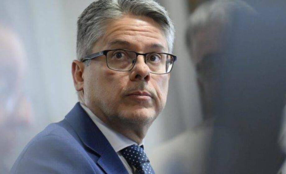 Alessandro Vieira critica duramente Gilmar Mendes após acusações de milícia