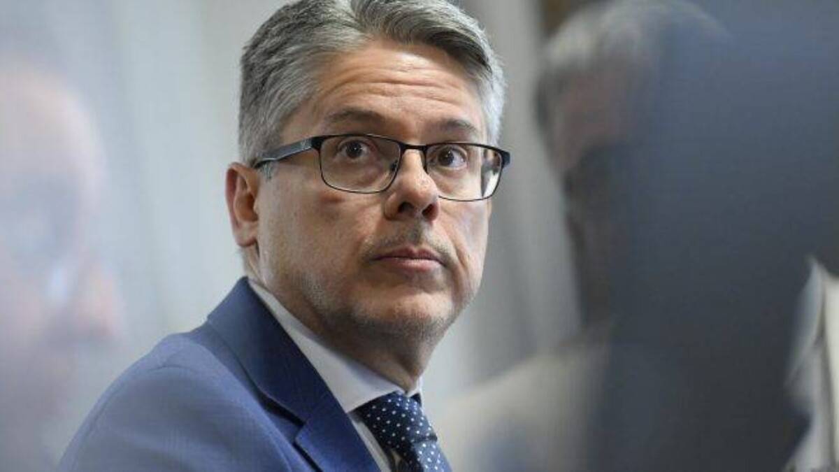 Alessandro Vieira critica duramente Gilmar Mendes após acusações de milícia