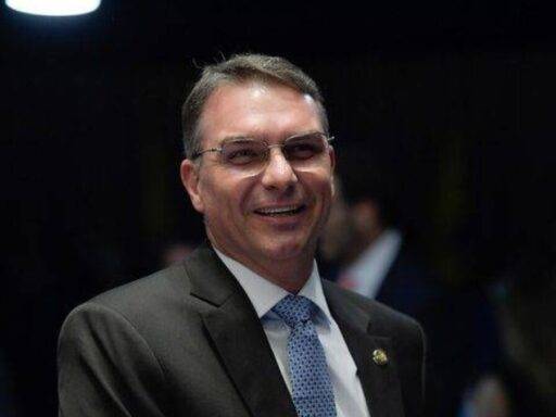 Datafolha mostra Flávio Bolsonaro numericamente à frente de Lula em simulação de segundo turno
