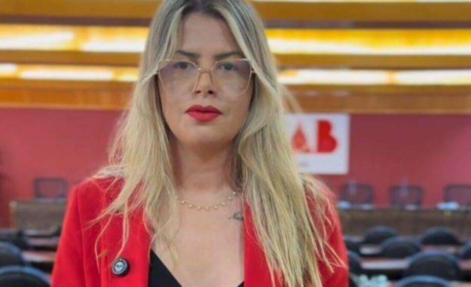 Delegado prende advogada após críticas em redes sociais geram polêmica nacional