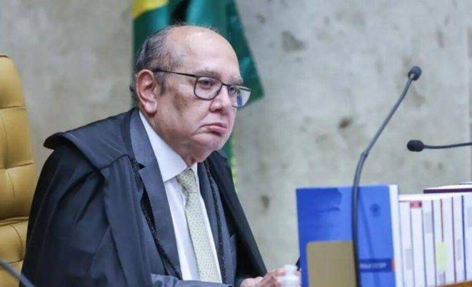 Deputados da Oposição Articulam Pedido de Impeachment Contra Gilmar Mendes