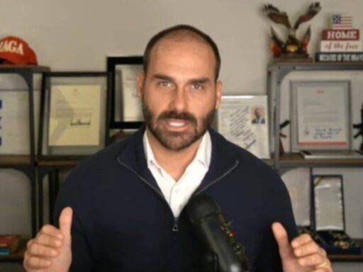 Ex-deputado Eduardo Bolsonaro rebate decisão de Alexandre de Moraes sobre condenação por tuíte