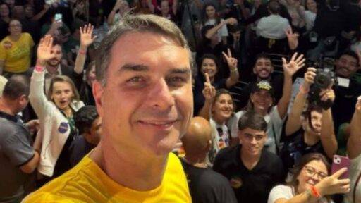Flávio Bolsonaro faz novo apelo pela união da direita e pede fim de conflitos internos
