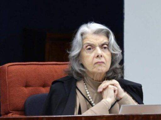 Ministra Cármen Lúcia anuncia antecipação de sua saída da presidência do TSE