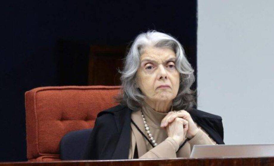 Ministra Cármen Lúcia anuncia antecipação de sua saída da presidência do TSE