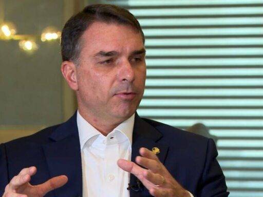 Partido Liberal atinge 939 mil filiados com crescimento de 44 mil membros após anúncio de Flávio Bolsonaro