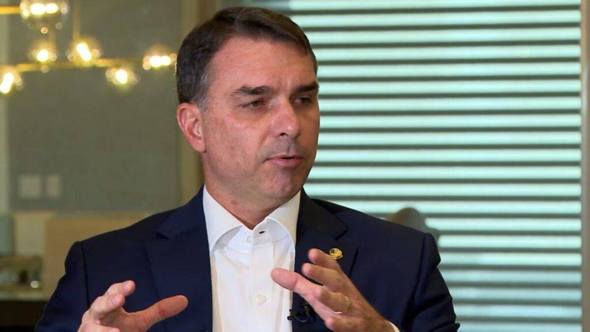 Partido Liberal atinge 939 mil filiados com crescimento de 44 mil membros após anúncio de Flávio Bolsonaro