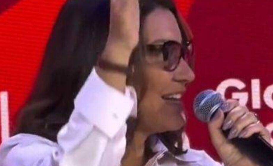 Primeira-dama Janja defende controle das redes sociais alegando morte de mulheres