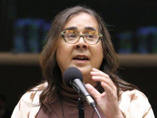 PSOL apresenta projeto para banir armadilhas adesivas contra roedores no Brasil