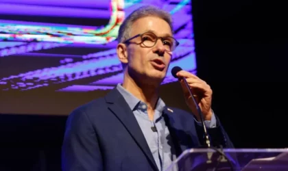 Romeu Zema usa metáfora de árvore podre para atacar ministros do STF envolvidos no caso Master