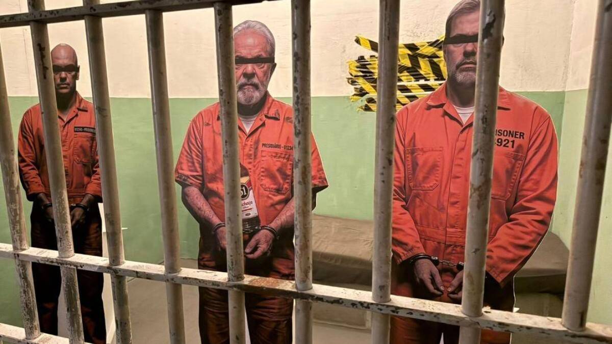 Vereador gaúcho lança pré-candidatura com cela fictícia exibindo bonecos de Lula, Moraes e Toffoli