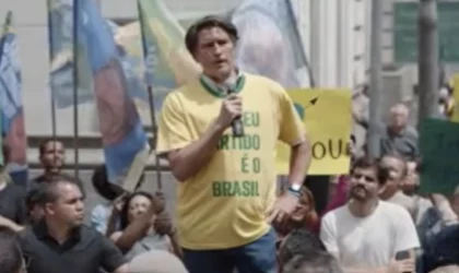 Ator Jim Caviezel, Em Seu Papel Interpretando Jair Bolsonaro, No Filme '