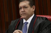 Bolsonaro é convidado por Nunes Marques para posse na presidência do TSE