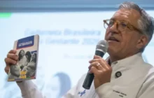 Caderneta da Gestante do governo Lula gera polêmica por referências ao aborto e linguagem neutra