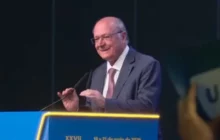 Marcha dos Prefeitos: Alckmin é recebido com vaias ao representar Lula na abertura do evento em Brasília