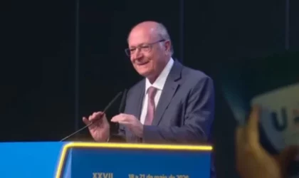 Marcha dos Prefeitos: Alckmin é recebido com vaias ao representar Lula na abertura do evento em Brasília