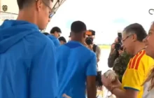 James Rodríguez gera polêmica ao supostamente negar foto à filha de Gustavo Petro na Colômbia