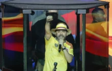 Justiça da Colômbia proíbe candidato de direita Abelardo de la Espriella de usar camisa da seleção em campanha