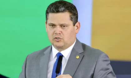 Líder dos caminhoneiros manda recado a Alcolumbre: "Cruze os braços"
