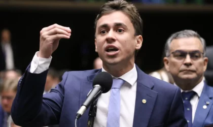 Nikolas Ferreira questiona credibilidade das eleições após decisão de Moraes contra Bolsonaro