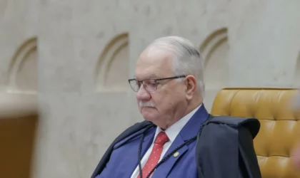 Fachin cancela sessão do STF em meio a embate entre ministros sobre comando da Polícia Federal
