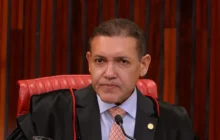 Nunes Marques bloqueou Gilmar Mendes no celular após troca de mensagens ásperas