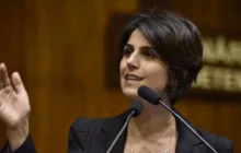 Podcast de Manuela D'Ávila custou R$ 20 mil por episódio com dinheiro de emenda parlamentar