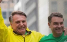 Flávio Bolsonaro promete receber a faixa presidencial das mãos de Jair Bolsonaro em 6 de janeiro de 2027