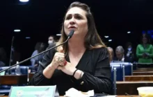 Kátia Abreu critica Janja e comando da campanha de Lula em reunião do PT